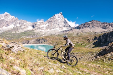 Divertimento in sella con una coppia fino a 100 Nm, 750 watt di supporto e un'autonomia massima di 1050 Wh.