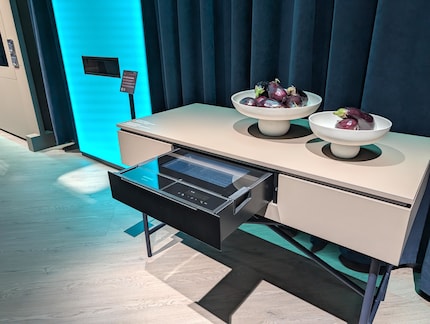 The cooking drawer can also be built into a carcase.