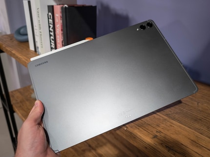 The Tab S11 Ultra has two cameras on the back, while the Tab S11 only has one.