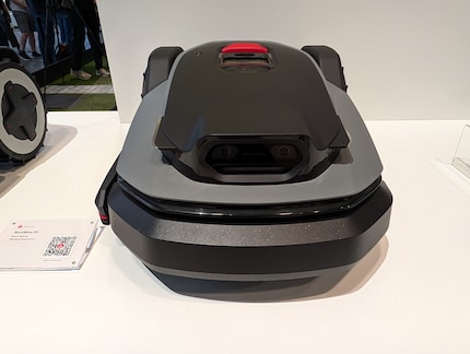 Il RockMow S1 con il sistema di telecamere e sensori.