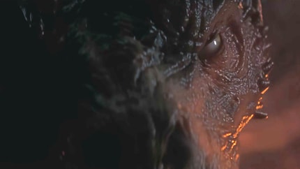 Una prima immagine di Deathclaw dal teaser della serie TV. Ho schiarito manualmente lo screenshot perché si riuscisse a distinguere qualcosa.