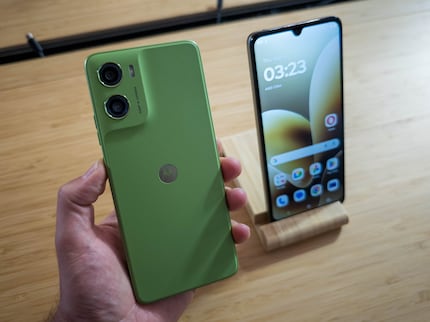 Il Moto G06 Power non è ingombrante nonostante la sua grande batteria.