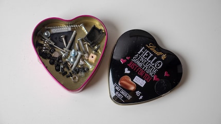 La mia urna a forma di cuore nel cimitero delle viti dimenticate.