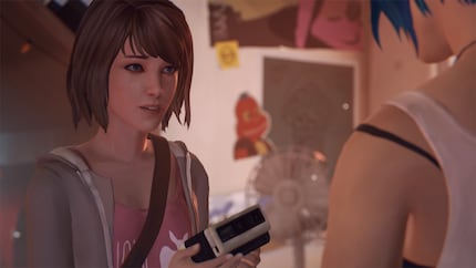 La prima stagione del gioco racconta la storia di Max Caulfield, che scopre la sua capacità di tornare indietro nel tempo.