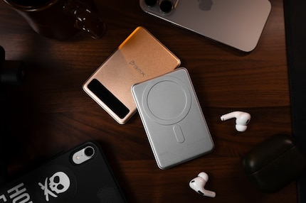 La power bank di BMX si ricarica in modalità wireless fino a 15 watt.