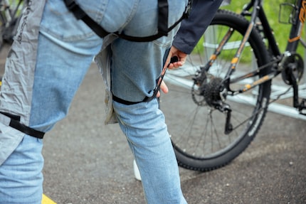 Uso gli elastici per allacciarmi i pantaloni.