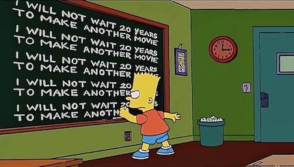 Puro meta-umorismo: invece di una profezia, questa volta i Simpson mantengono una promessa - dopo 19 anni, 11 mesi e 26 giorni di pausa dal cinema.