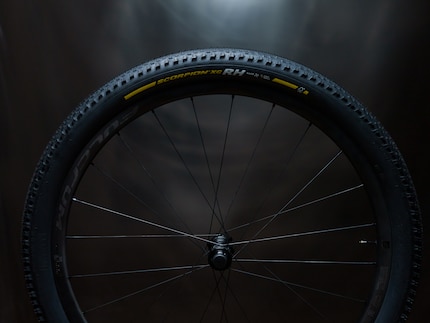 Tutto in nero: lo pneumatico da corsa Scorpion XC RH MTB.
