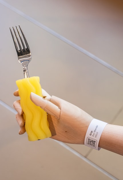 This holder offers a secure hold for cutlery or pens - and looks good.