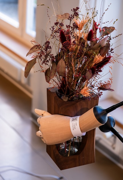 The more handy Vito vase by Jana Egli.
