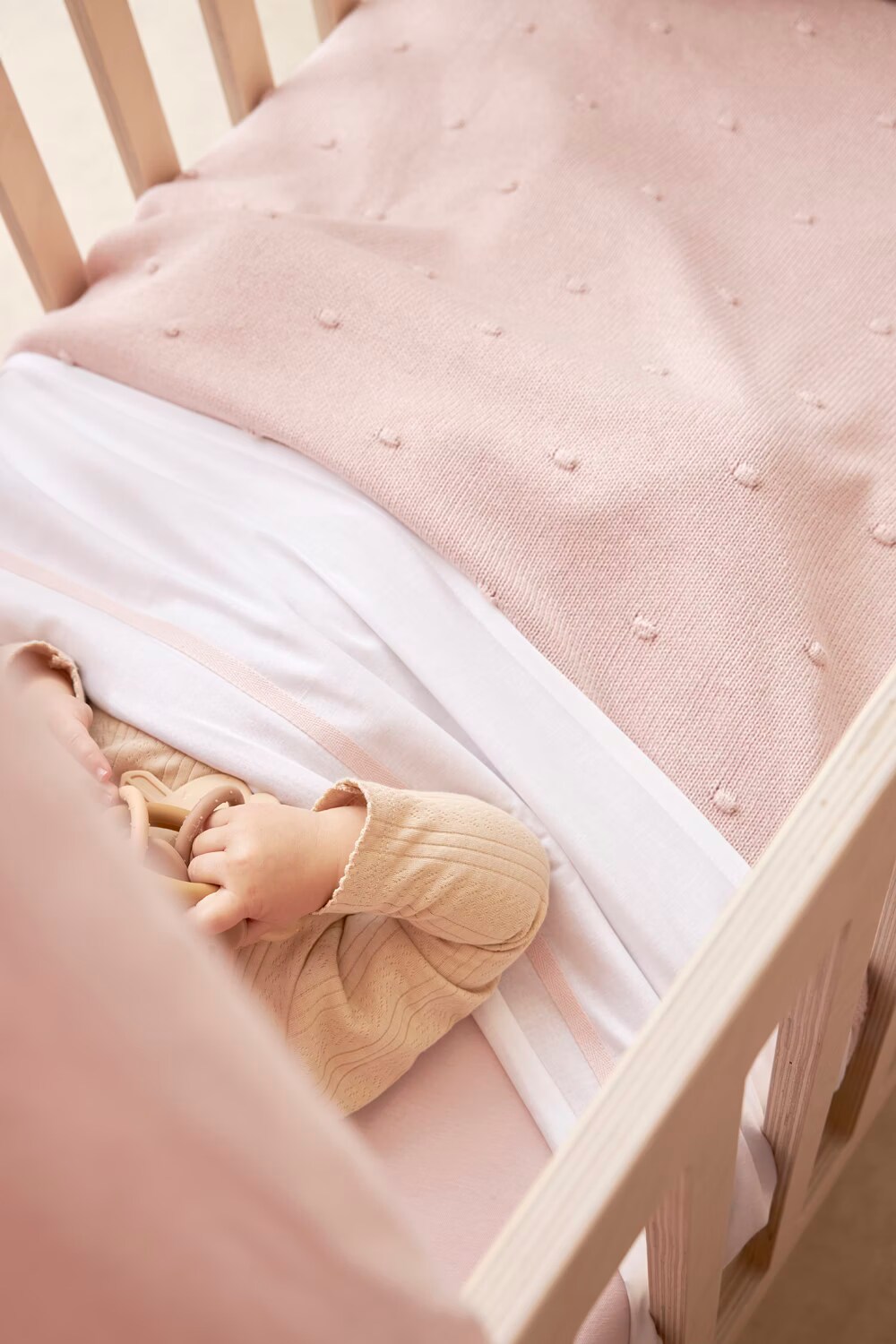 Meyco Baby Knots, coperta per culla lavorata a maglia (in 100% cotone morbido, versatile, di facile manutenzione, traspirante, dimensioni: 75 x 100 cm), grigio